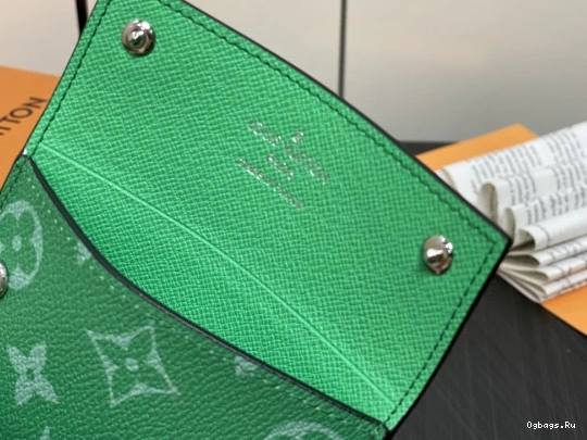 Holder Card Necklace-7.6*10*0.5CM VUITTON LOUIS 0101